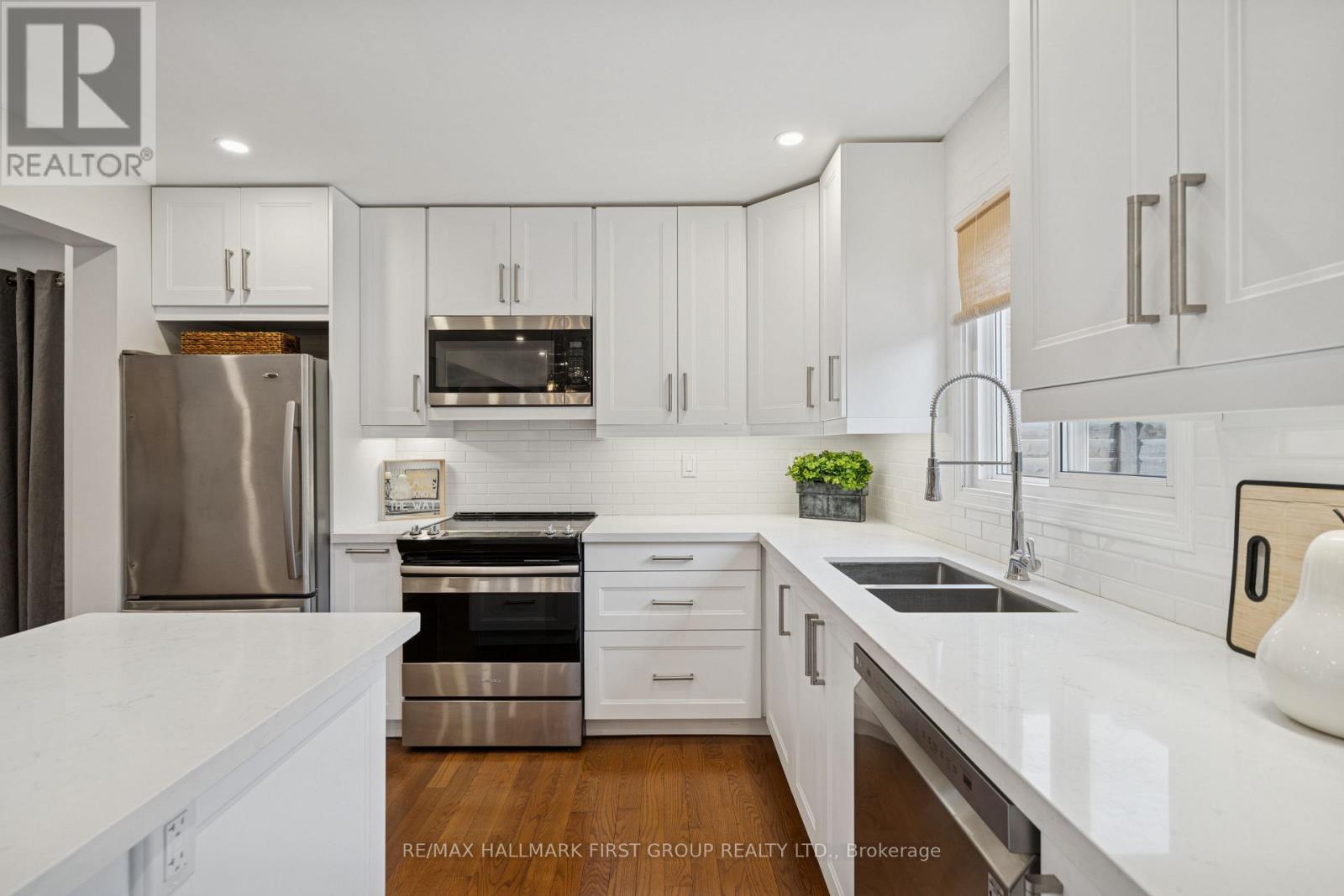 724 Barnes Crescent, Oshawa, Ontario  L1J 8K1 - Photo 7 - E12701026