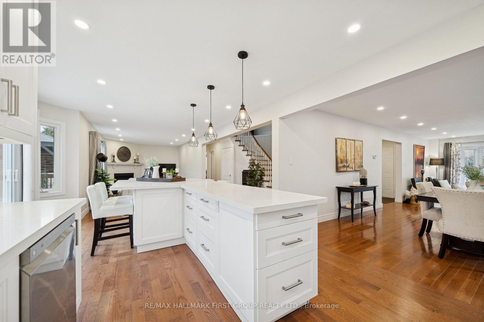 724 Barnes Crescent, Oshawa, Ontario  L1J 8K1 - Photo 8 - E12701026