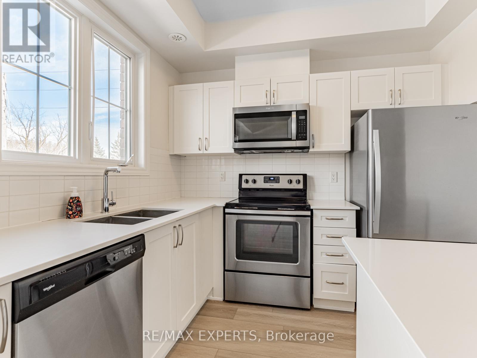 303 - 199 Pine Grove Road, Vaughan, Ontario  L4L 0H8 - Photo 11 - N12700894