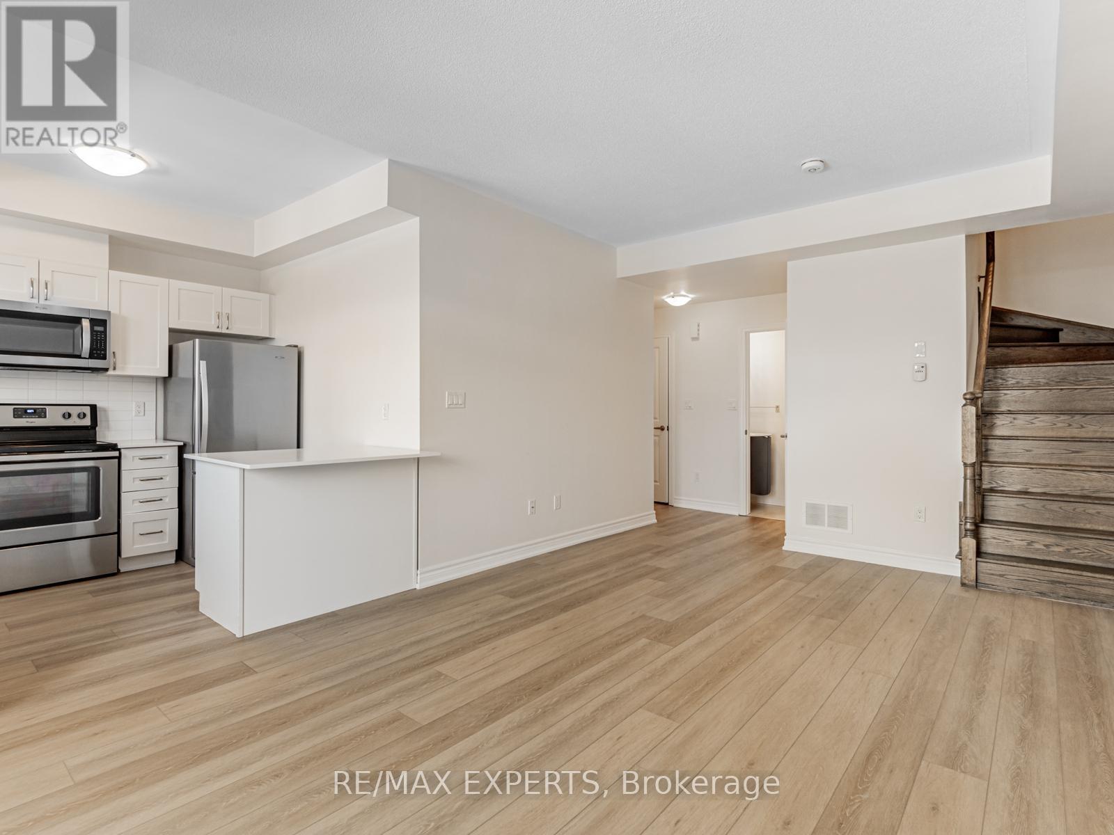 303 - 199 Pine Grove Road, Vaughan, Ontario  L4L 0H8 - Photo 6 - N12700894