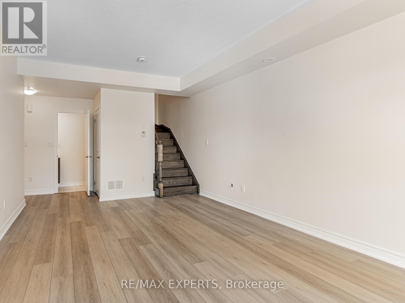 303 - 199 Pine Grove Road, Vaughan, Ontario  L4L 0H8 - Photo 9 - N12700894