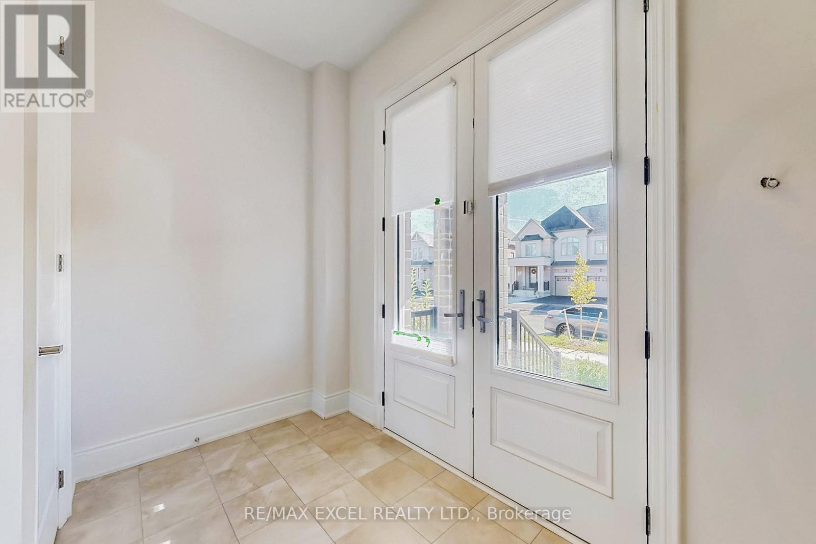 151 Silk Twist Drive, East Gwillimbury, Ontario  L9N 0V7 - Photo 2 - N12700924