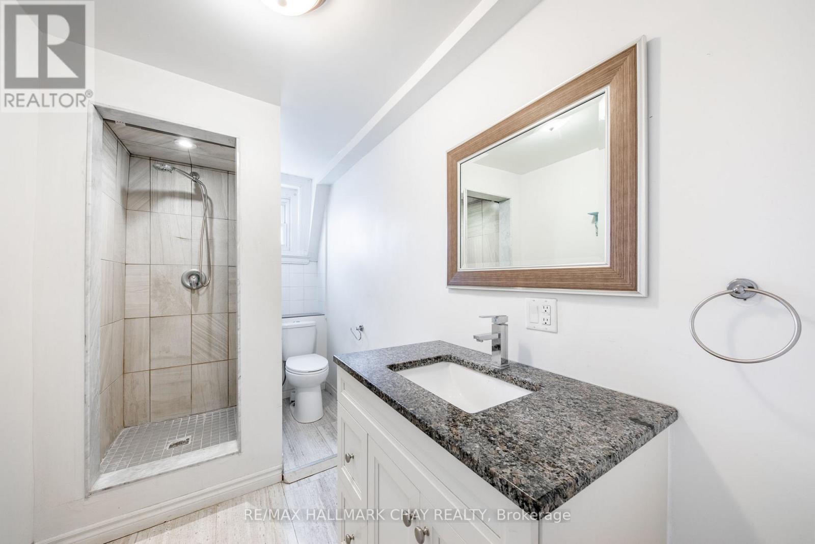 18 Eugenia Street, Barrie, Ontario  L4M 1P5 - Photo 10 - S12700964