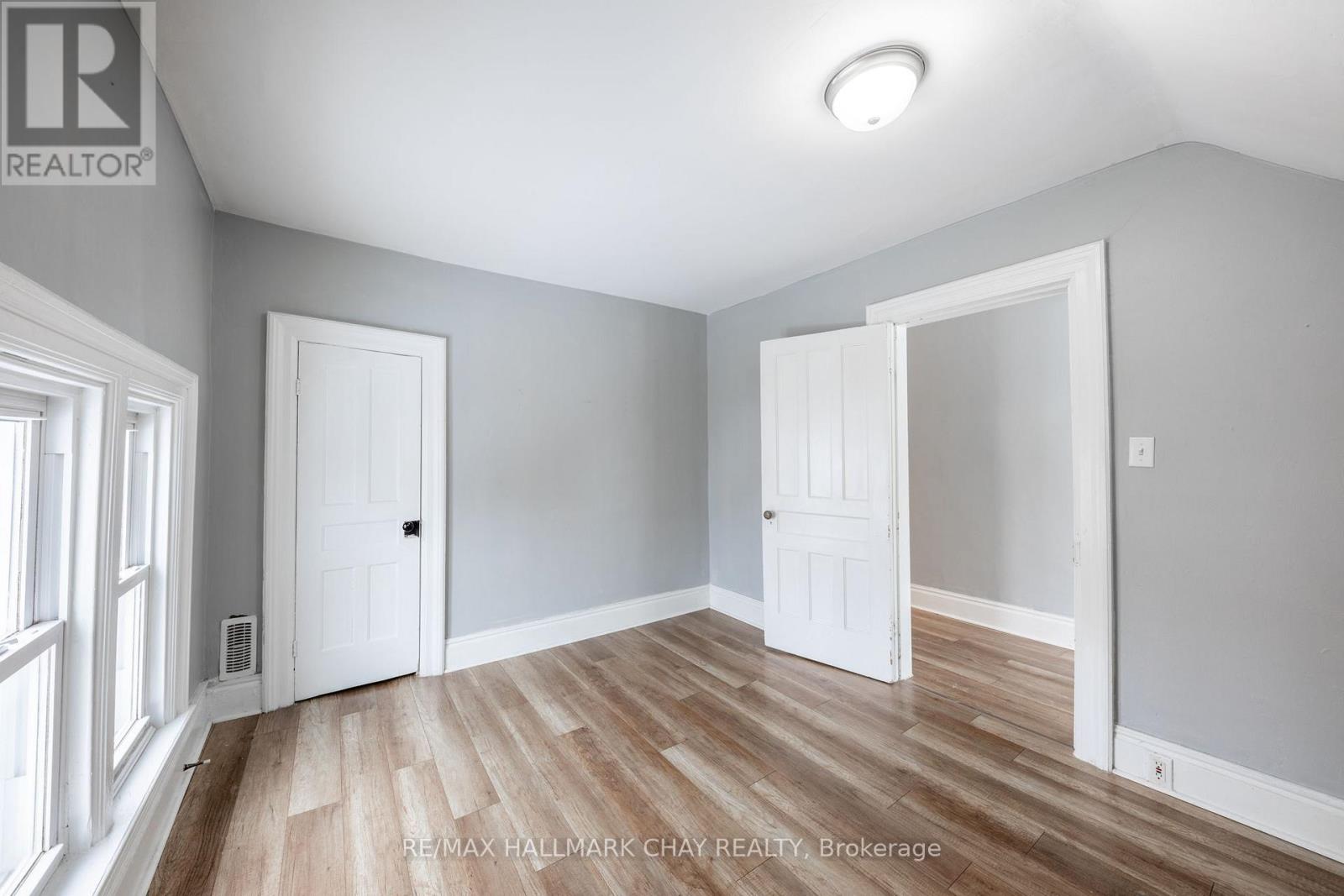 18 Eugenia Street, Barrie, Ontario  L4M 1P5 - Photo 15 - S12700964