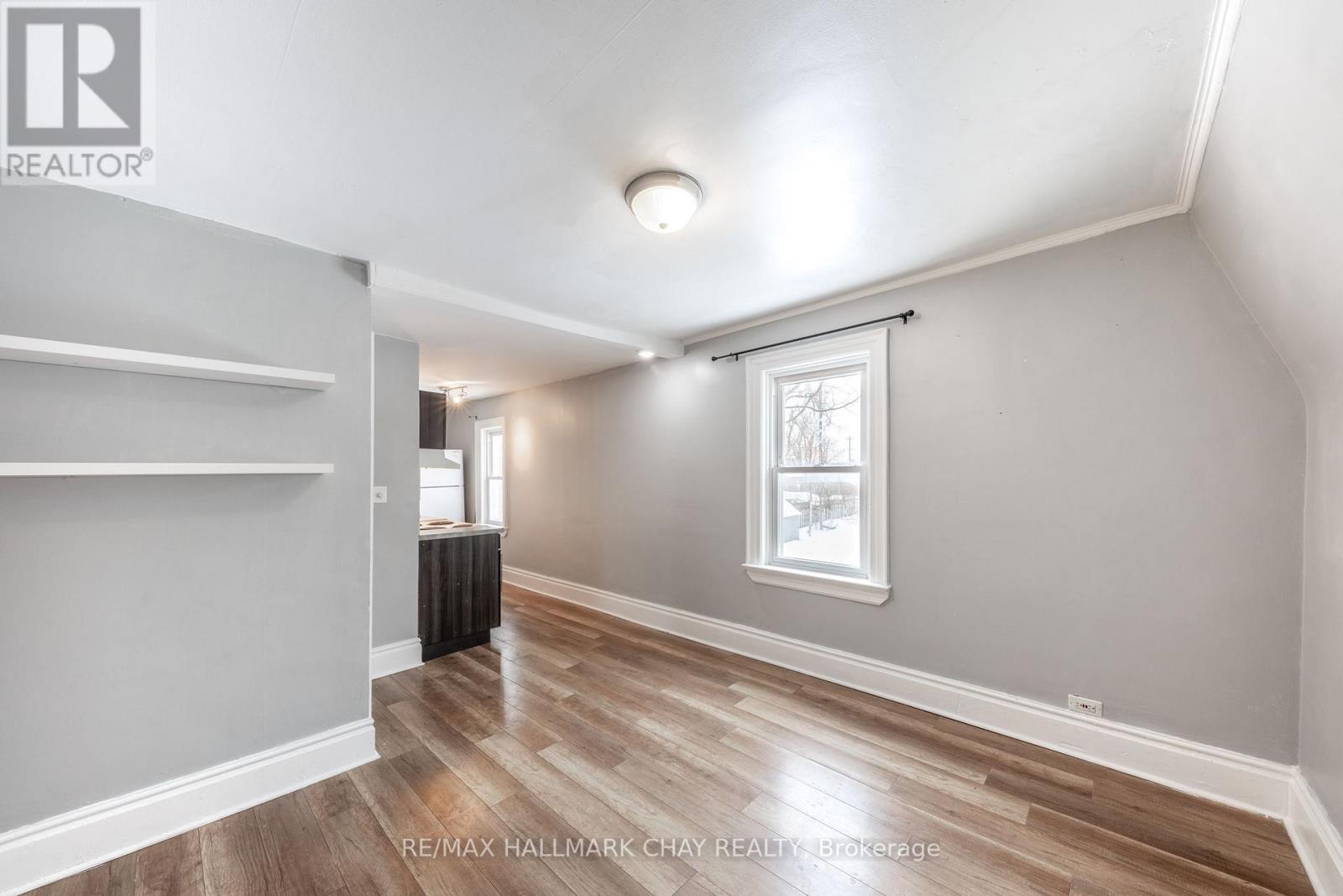 18 Eugenia Street, Barrie, Ontario  L4M 1P5 - Photo 6 - S12700964