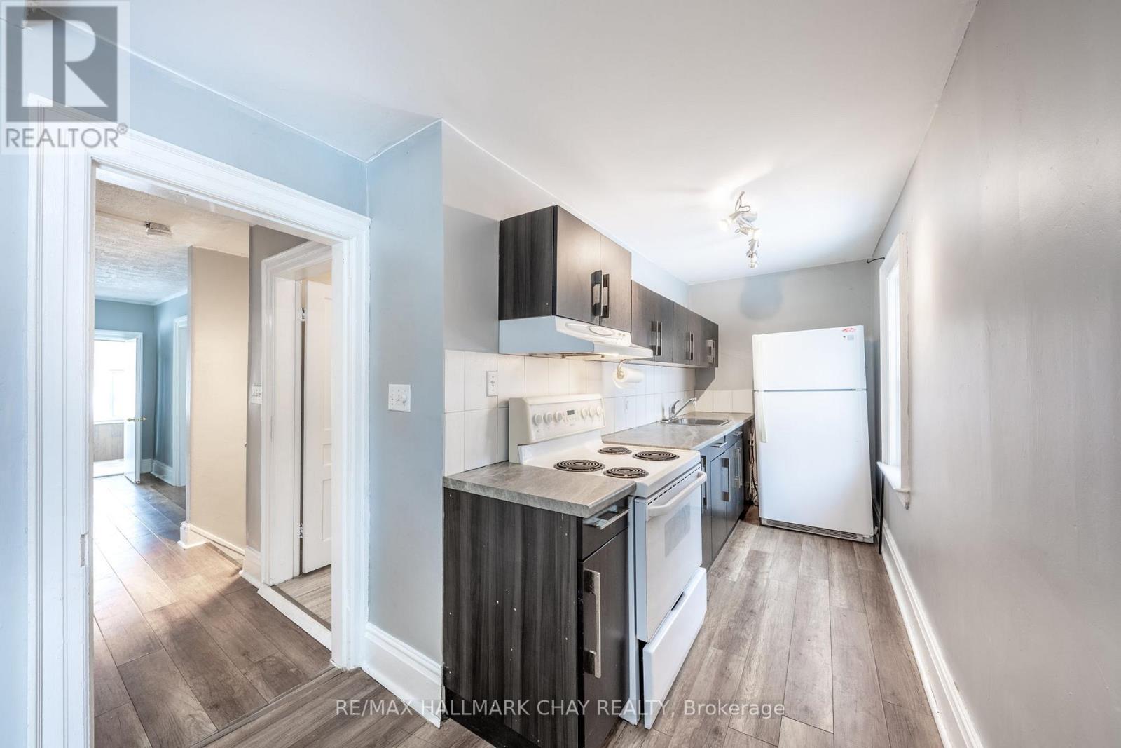 18 Eugenia Street, Barrie, Ontario  L4M 1P5 - Photo 7 - S12700964