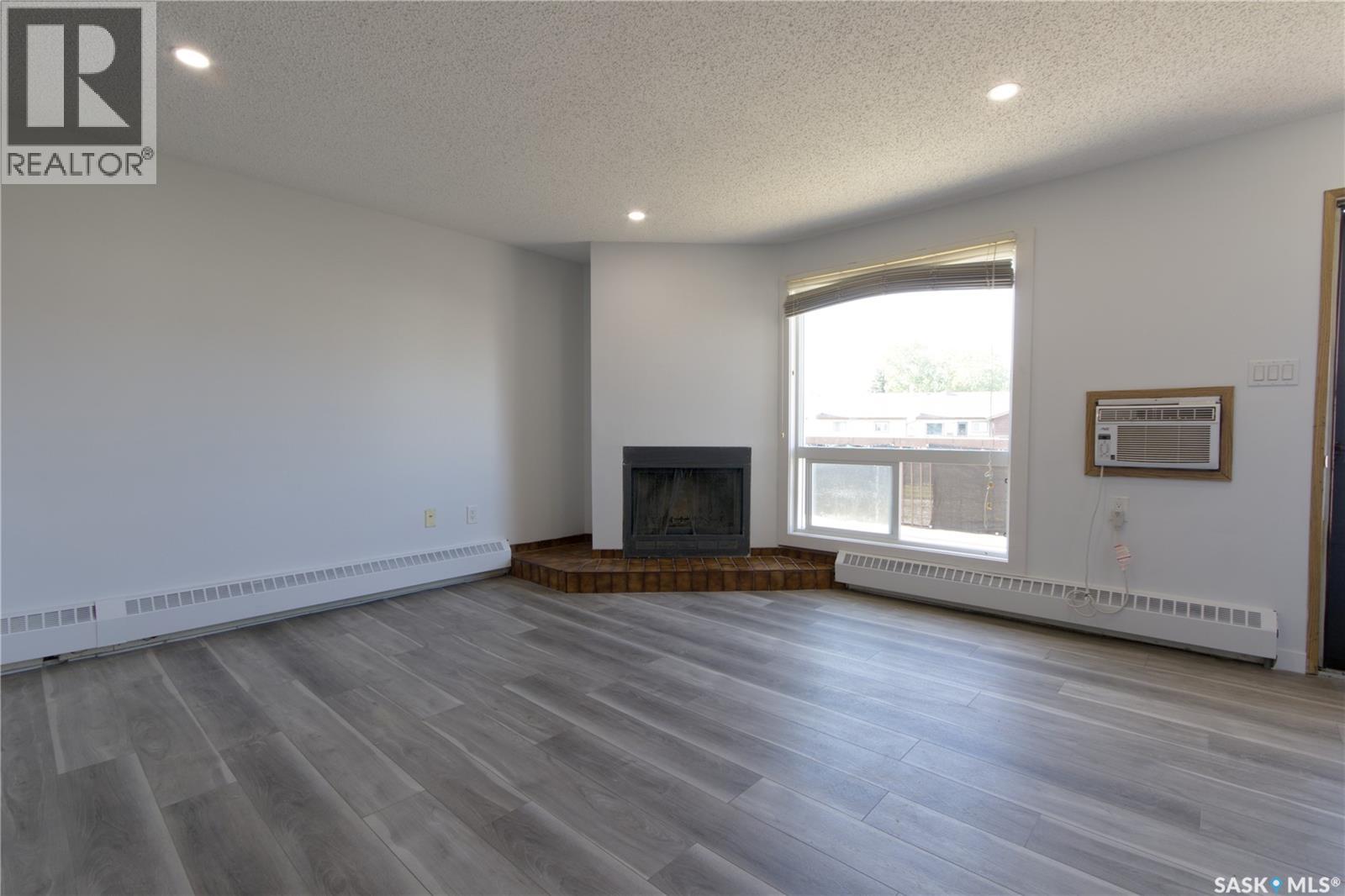 209 2931 Harding Street, Regina, Saskatchewan  S4V 1B9 - Photo 1 - SK026807