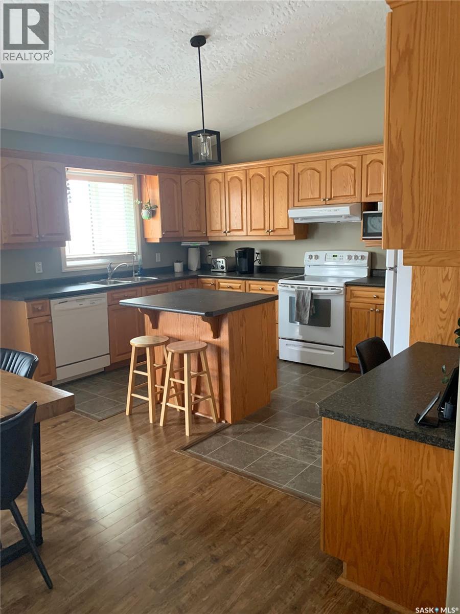 203 3rd Avenue E, Shellbrook, Saskatchewan  S0J 2E0 - Photo 9 - SK026583