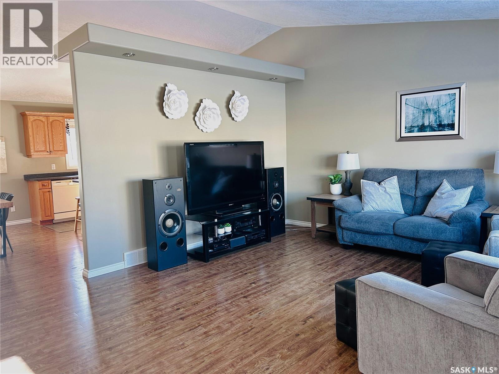 203 3rd Avenue E, Shellbrook, Saskatchewan  S0J 2E0 - Photo 2 - SK026583