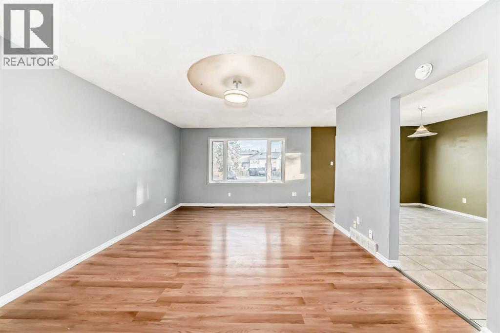 146 Dovertree Place Se, Calgary, Alberta  T2B 2K3 - Photo 12 - A2271840