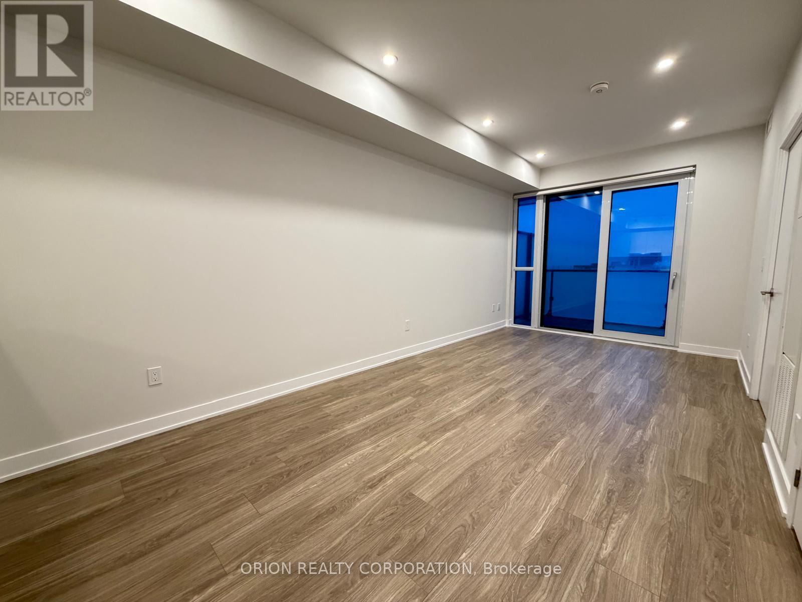 2210 - 430 Square One Drive, Mississauga, Ontario  L5B 0L6 - Photo 10 - W12700930