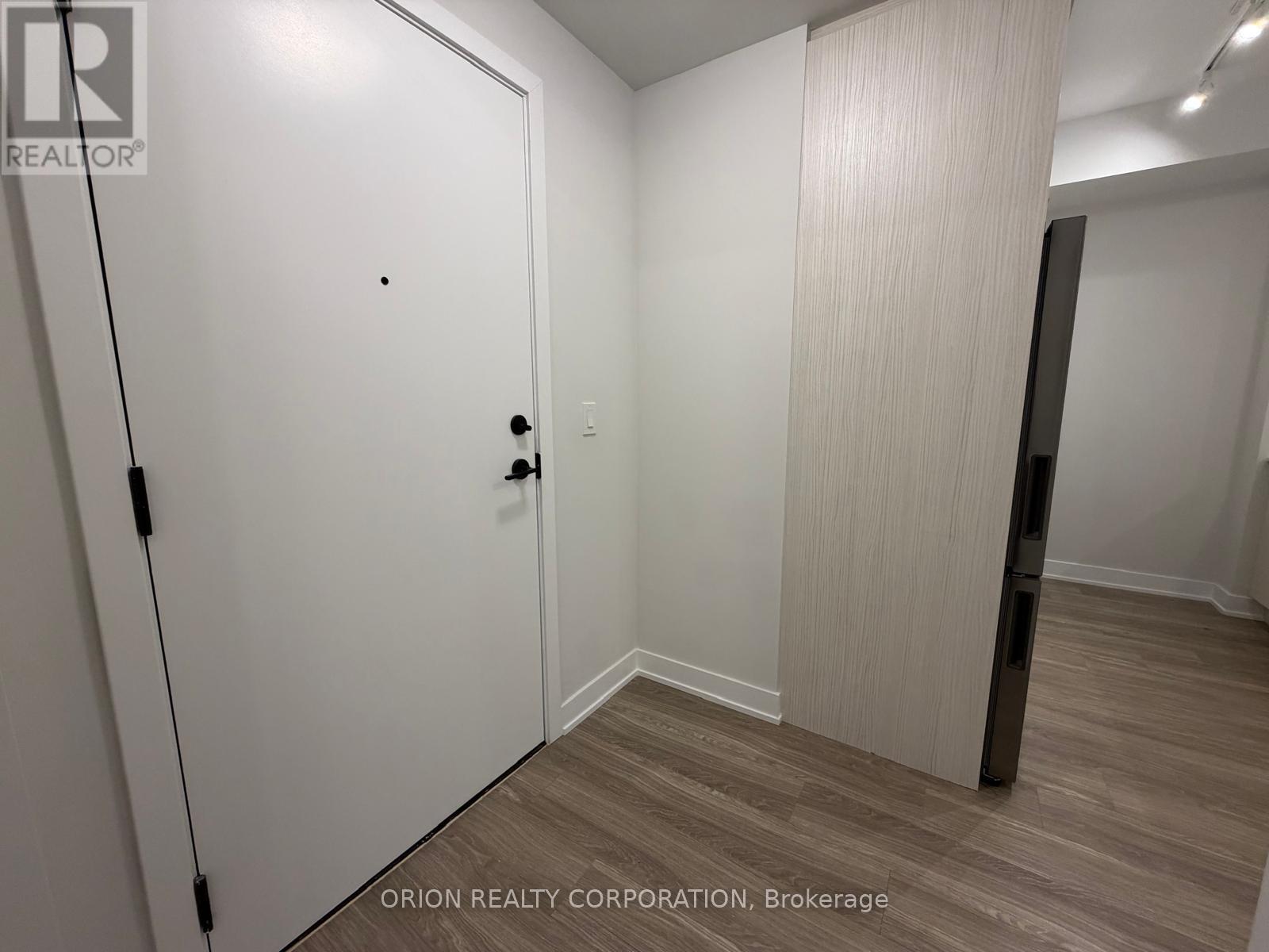 2210 - 430 Square One Drive, Mississauga, Ontario  L5B 0L6 - Photo 2 - W12700930