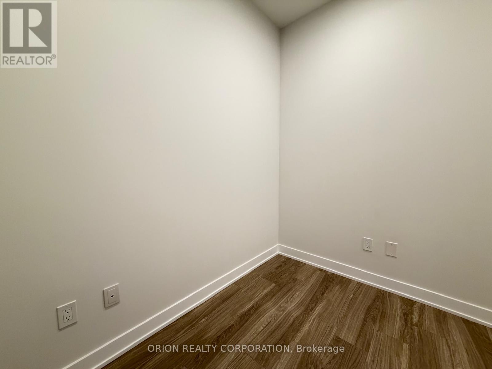 2210 - 430 Square One Drive, Mississauga, Ontario  L5B 0L6 - Photo 5 - W12700930