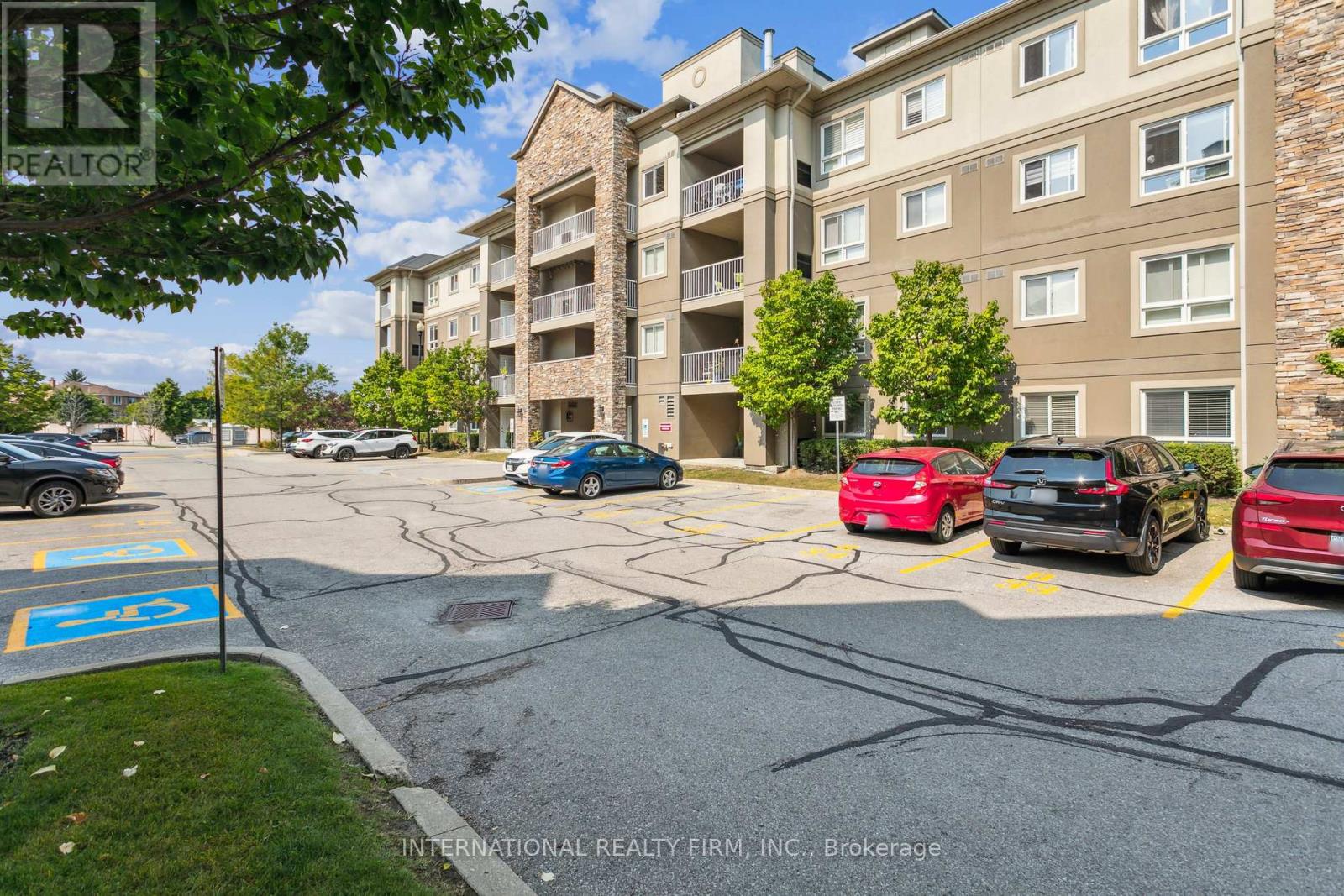2113 - 6 Dayspring Circle, Brampton, Ontario  L6P 2Z6 - Photo 4 - W12700966