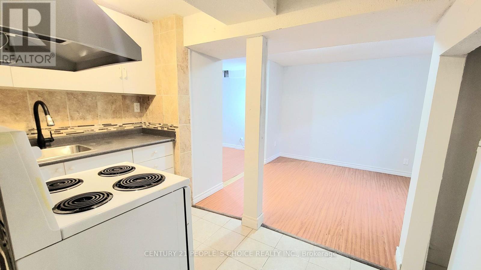 23 Bruce Beer Drive, Brampton, Ontario  L6V 2W7 - Photo 6 - W12701010