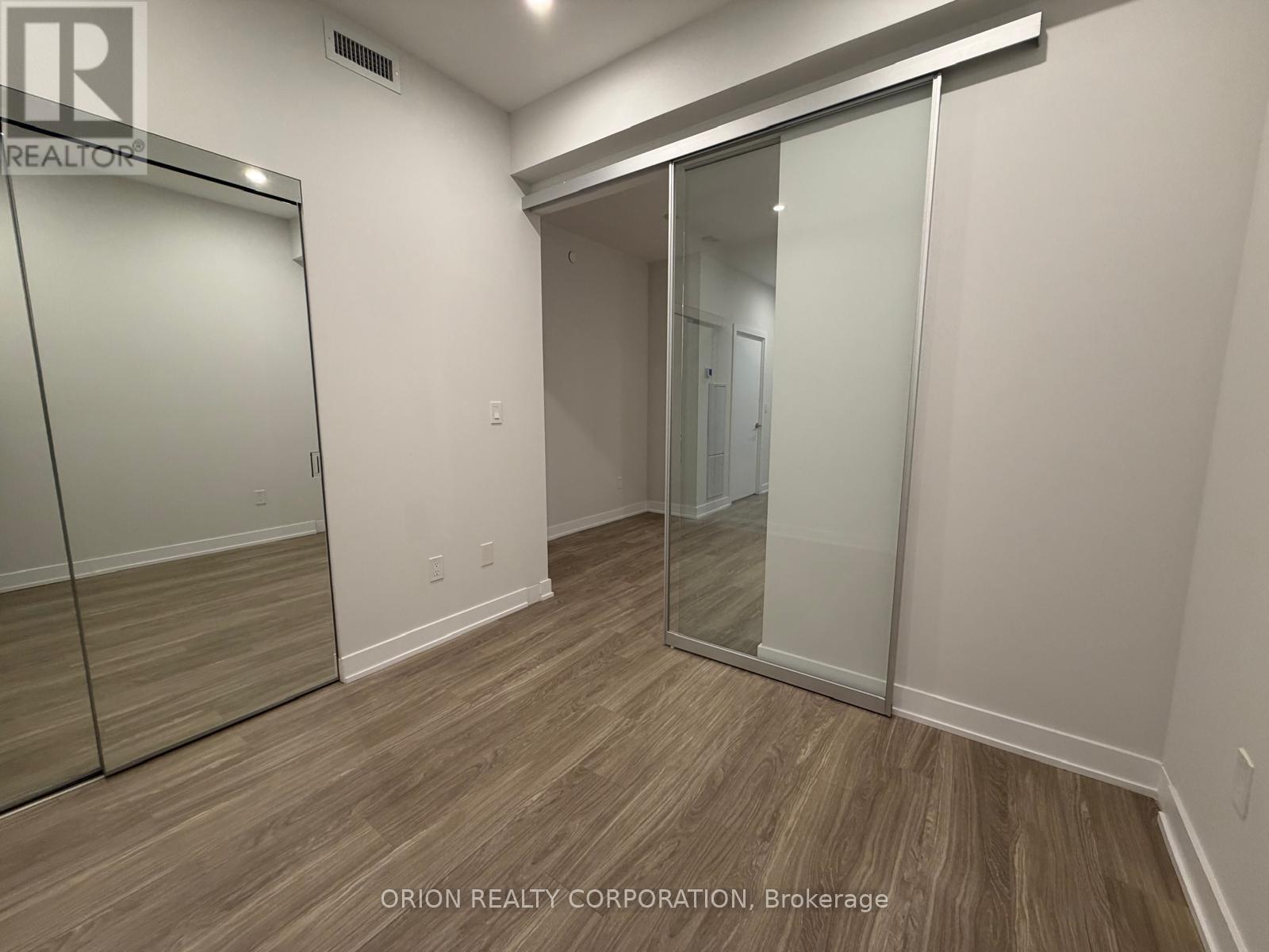 2209 - 430 Square One Drive, Mississauga, Ontario  L5B 0L6 - Photo 12 - W12701030