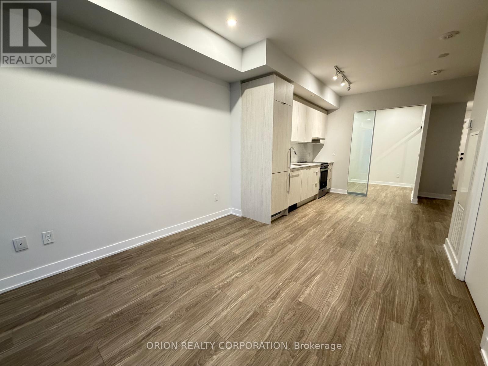 2209 - 430 Square One Drive, Mississauga, Ontario  L5B 0L6 - Photo 15 - W12701030