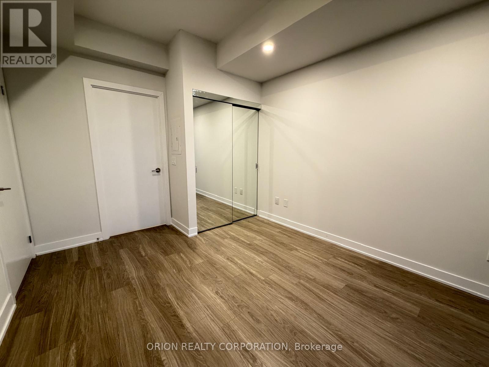 2209 - 430 Square One Drive, Mississauga, Ontario  L5B 0L6 - Photo 17 - W12701030