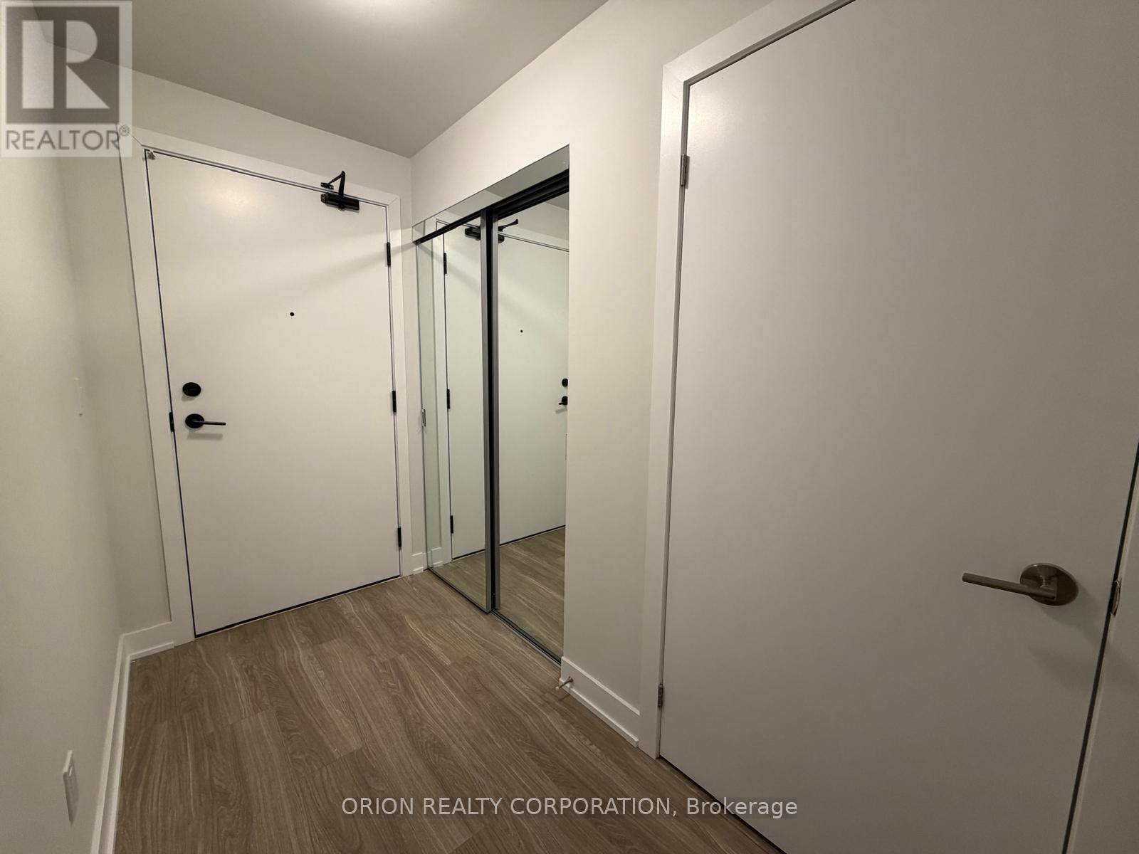 2209 - 430 Square One Drive, Mississauga, Ontario  L5B 0L6 - Photo 2 - W12701030