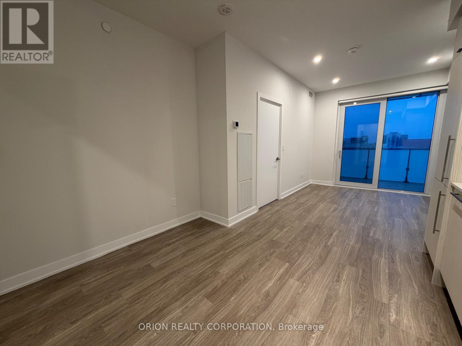 2209 - 430 Square One Drive, Mississauga, Ontario  L5B 0L6 - Photo 9 - W12701030