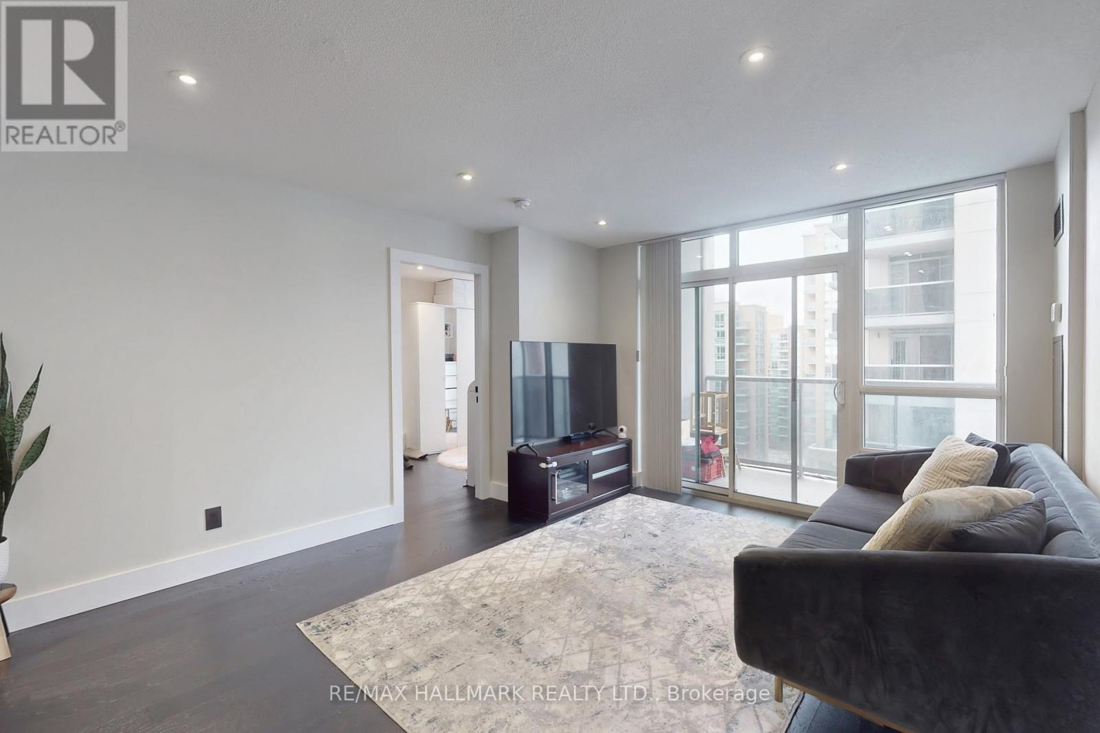 1002 - 3 Michael Power Place, Toronto, Ontario  M9A 0A2 - Photo 12 - W12701040