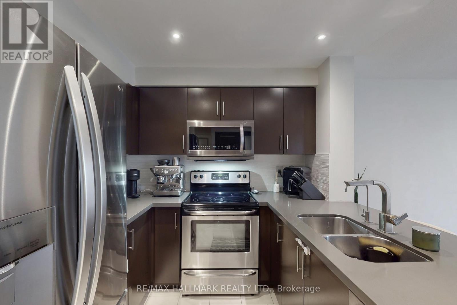 1002 - 3 Michael Power Place, Toronto, Ontario  M9A 0A2 - Photo 17 - W12701040
