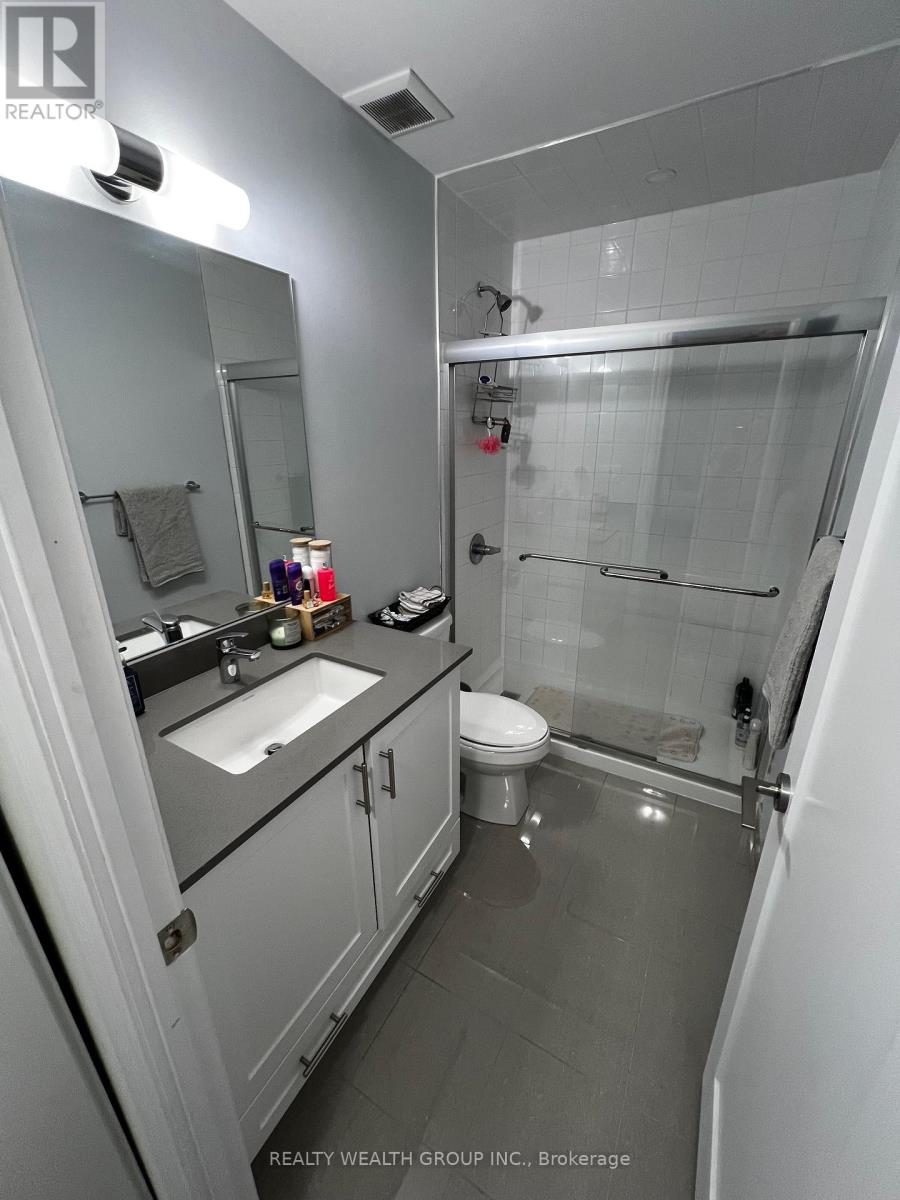 709 - 665 Cricklewood Drive, Mississauga, Ontario  L5G 0B9 - Photo 5 - W12701060