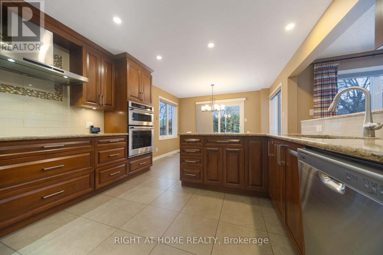 32 Marble Arch Crescent, Ottawa, Ontario  K2G 5S3 - Photo 15 - X12699492