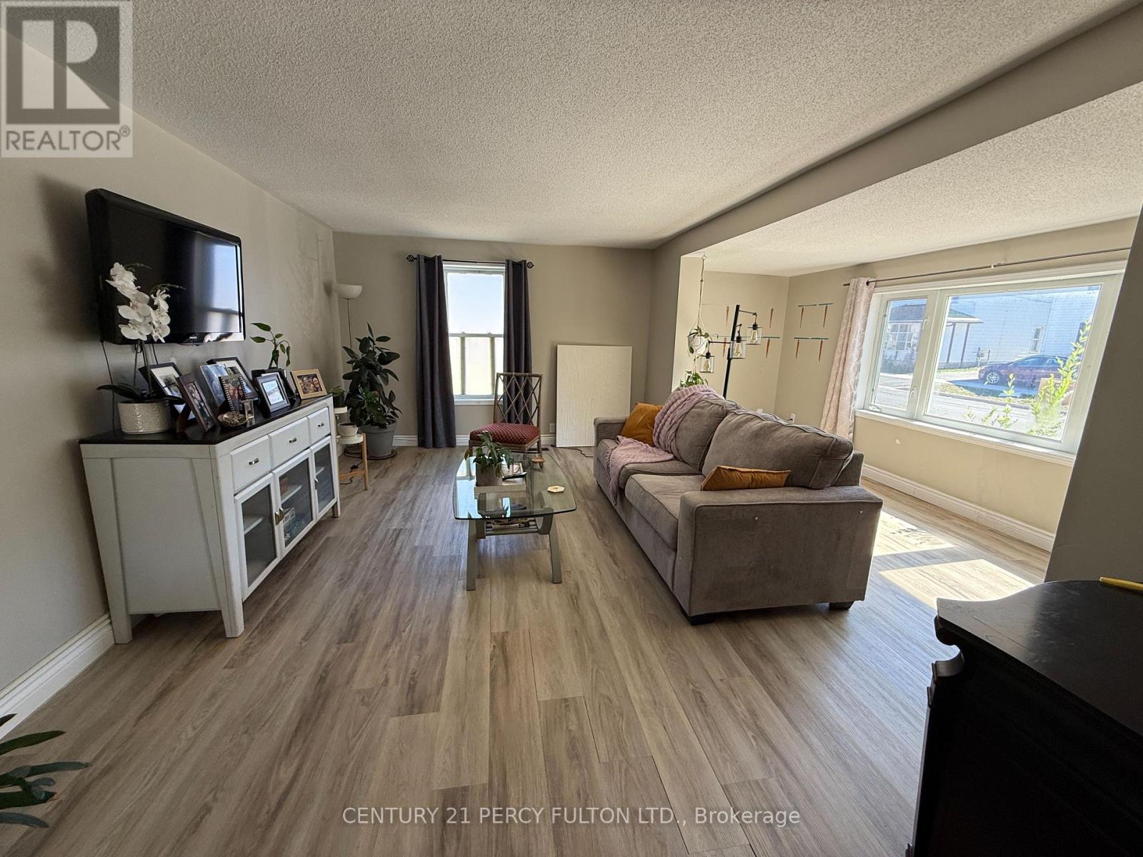 52 Heber Street, Quinte West, Ontario  K8V 1M9 - Photo 4 - X12701000