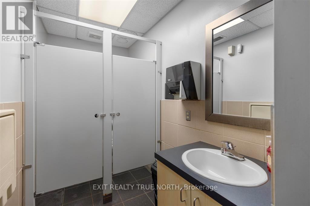 68 Great Northern Road, Sault Ste Marie, Ontario  P6B 4Y5 - Photo 23 - X12701024