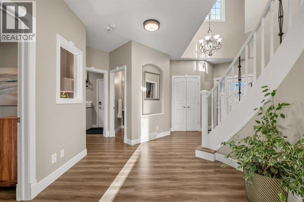 242 Tuscany Ridge Park Nw, Calgary, Alberta  T3L 2H8 - Photo 3 - A2279153