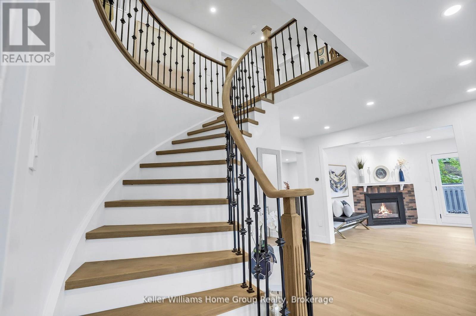 1105 Ewing Crescent, Mississauga, Ontario  L5V 1B9 - Photo 6 - W12701152