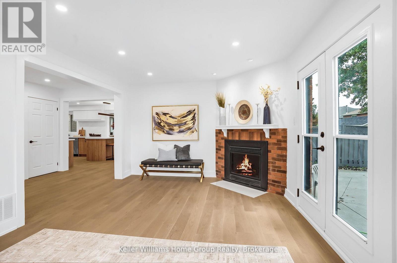 1105 Ewing Crescent, Mississauga, Ontario  L5V 1B9 - Photo 8 - W12701152