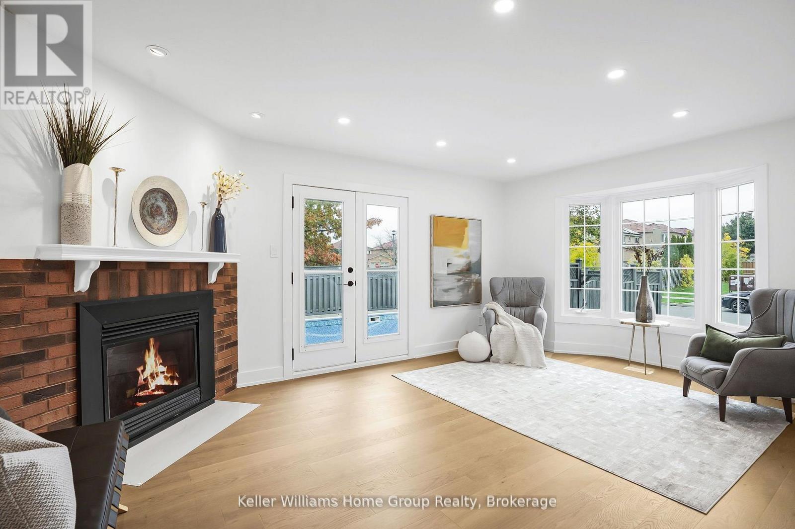 1105 Ewing Crescent, Mississauga, Ontario  L5V 1B9 - Photo 9 - W12701152