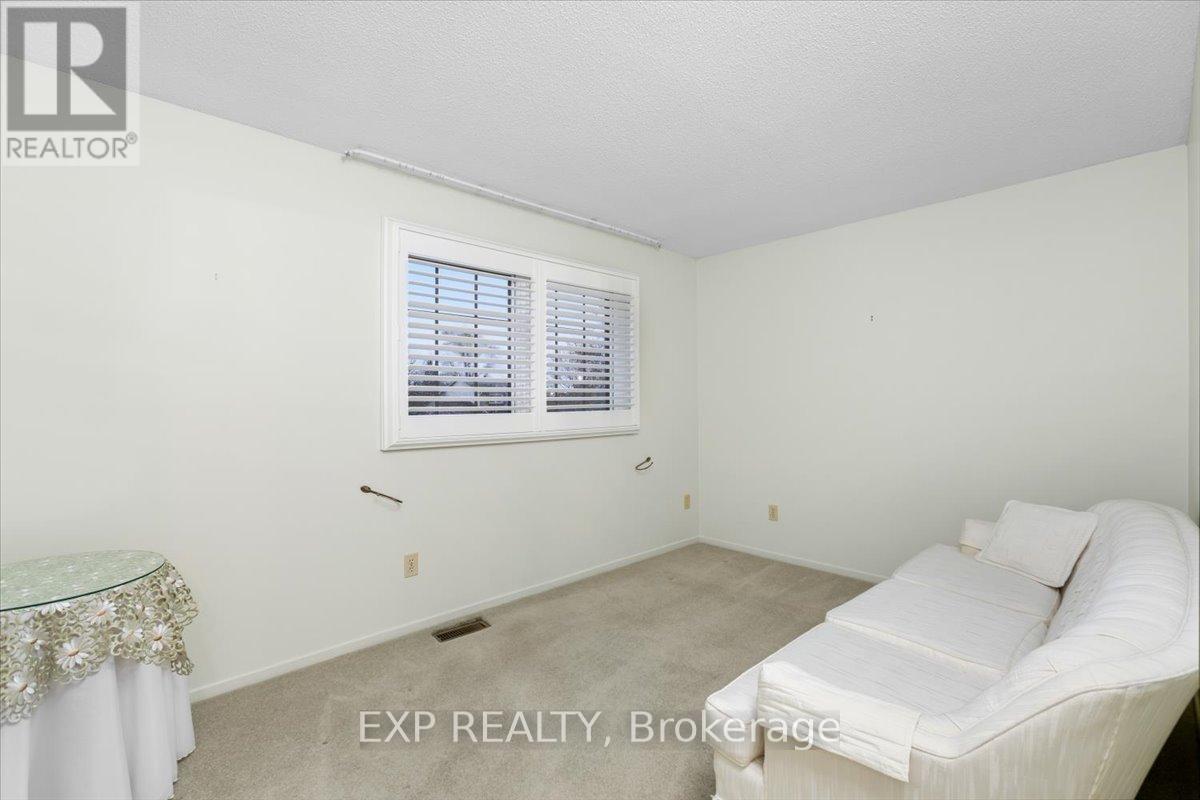 1442 Manitou Court, Oshawa, Ontario  L1G 7P8 - Photo 36 - E12701100