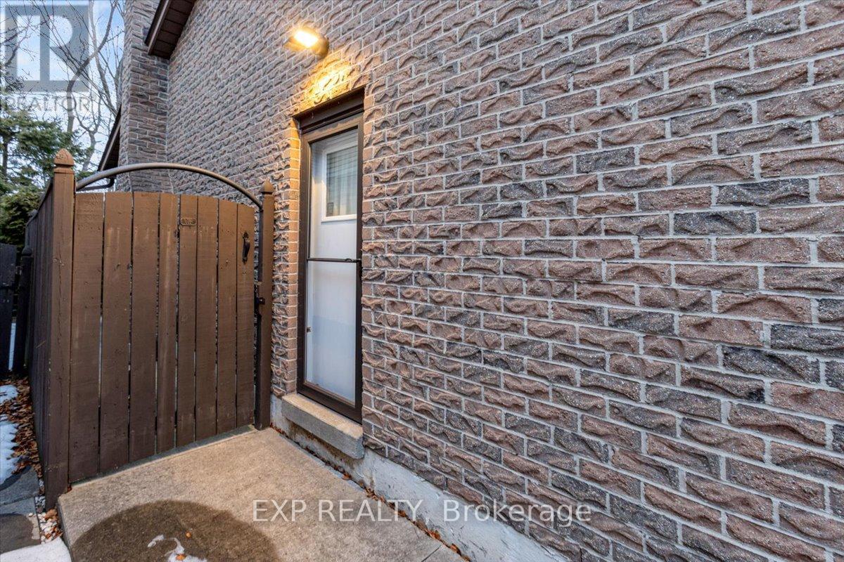 1442 Manitou Court, Oshawa, Ontario  L1G 7P8 - Photo 47 - E12701100