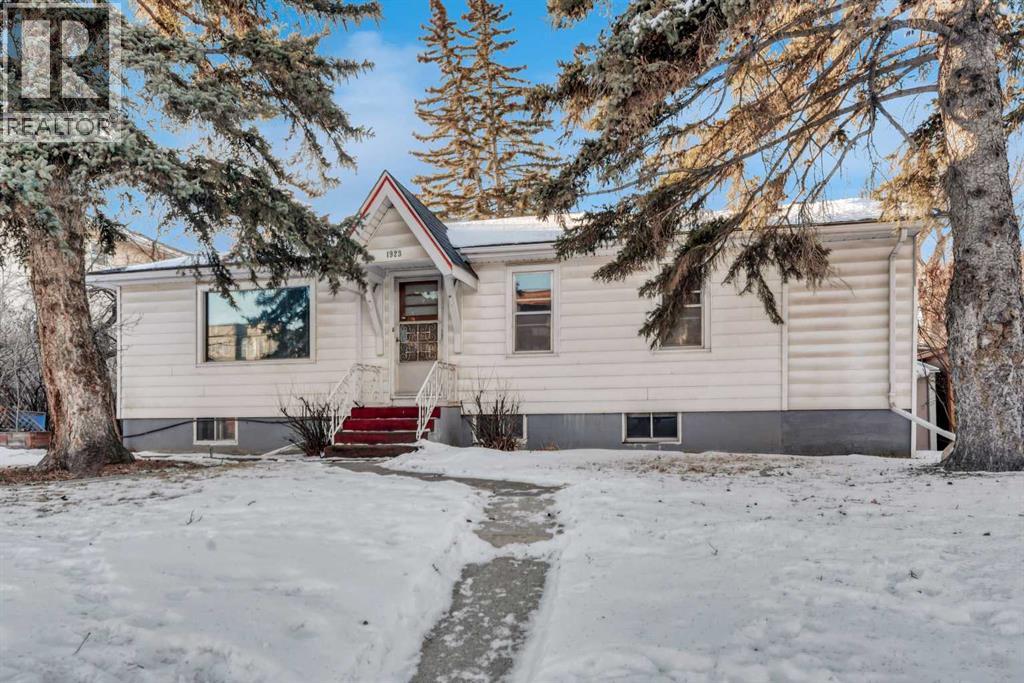 1923 25a Street Sw, Calgary, Alberta  T3E 1Y6 - Photo 5 - A2272746