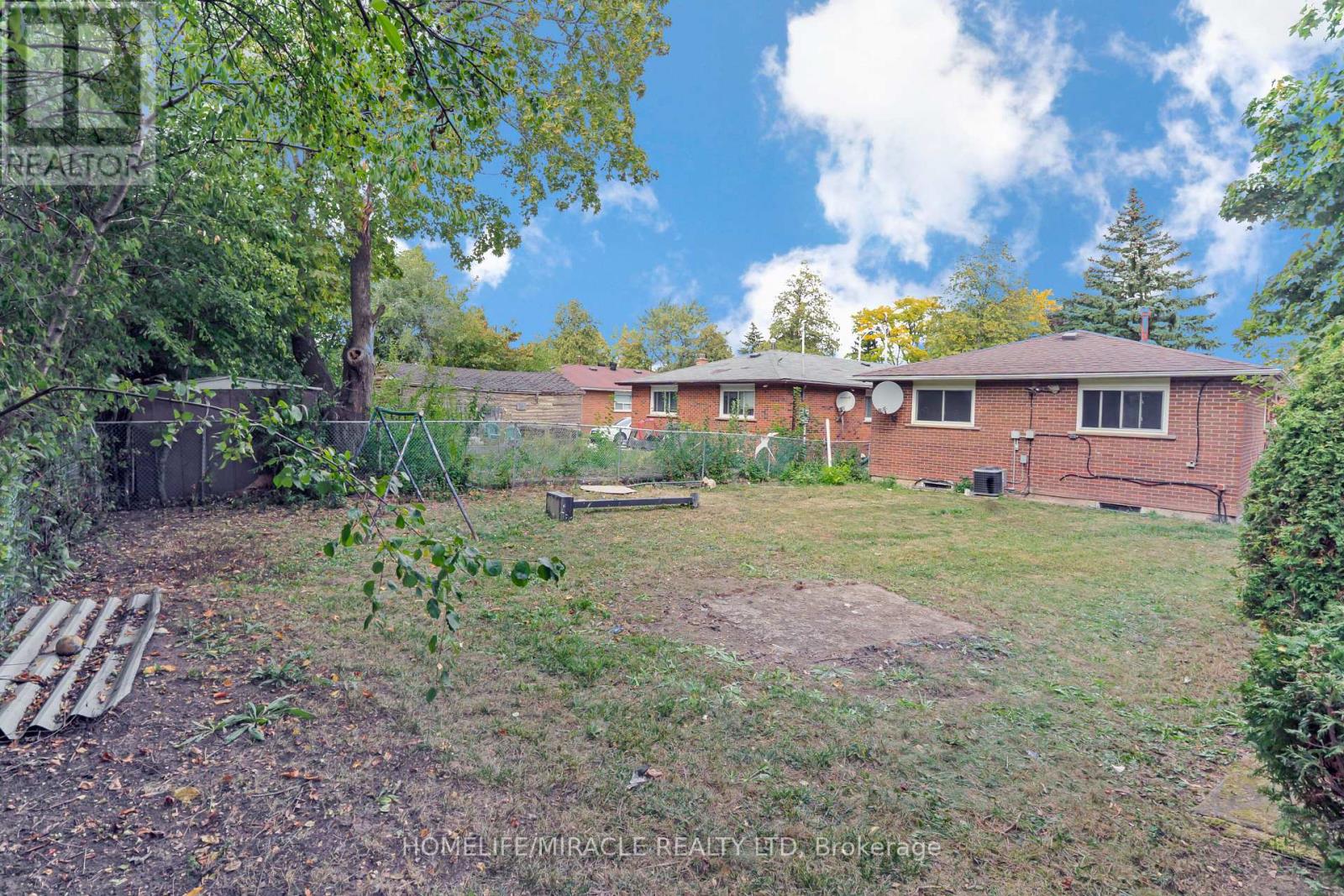 66 Avening Drive, Toronto, Ontario  M9V 1Y1 - Photo 34 - W12695712