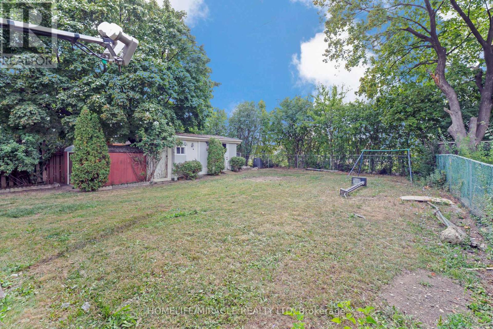 66 Avening Drive, Toronto, Ontario  M9V 1Y1 - Photo 32 - W12695712