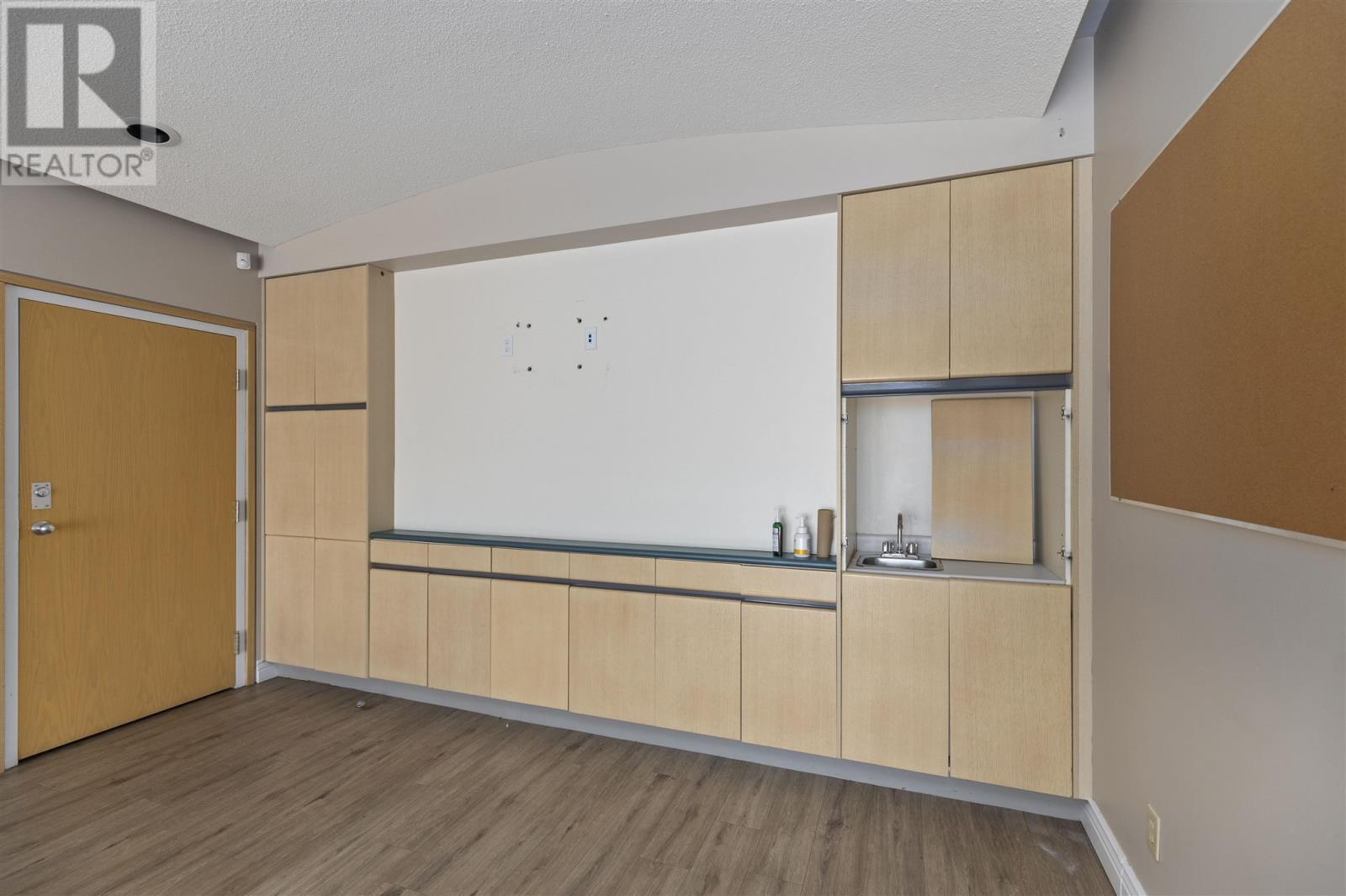 726 Queen St, Sault Ste. Marie, Ontario  P6A 2A9 - Photo 18 - SM260112