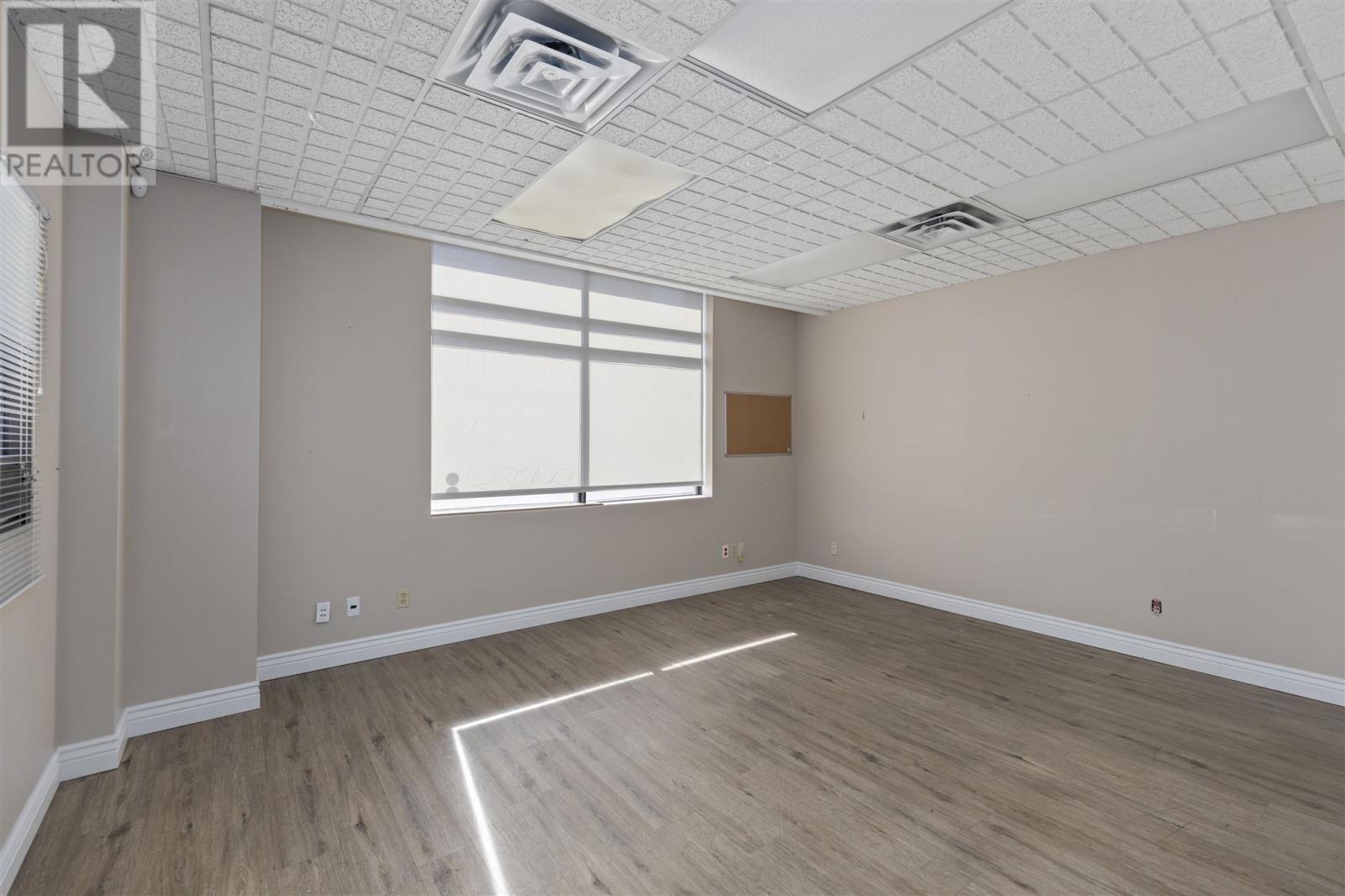 726 Queen St, Sault Ste. Marie, Ontario  P6A 2A9 - Photo 8 - SM260112