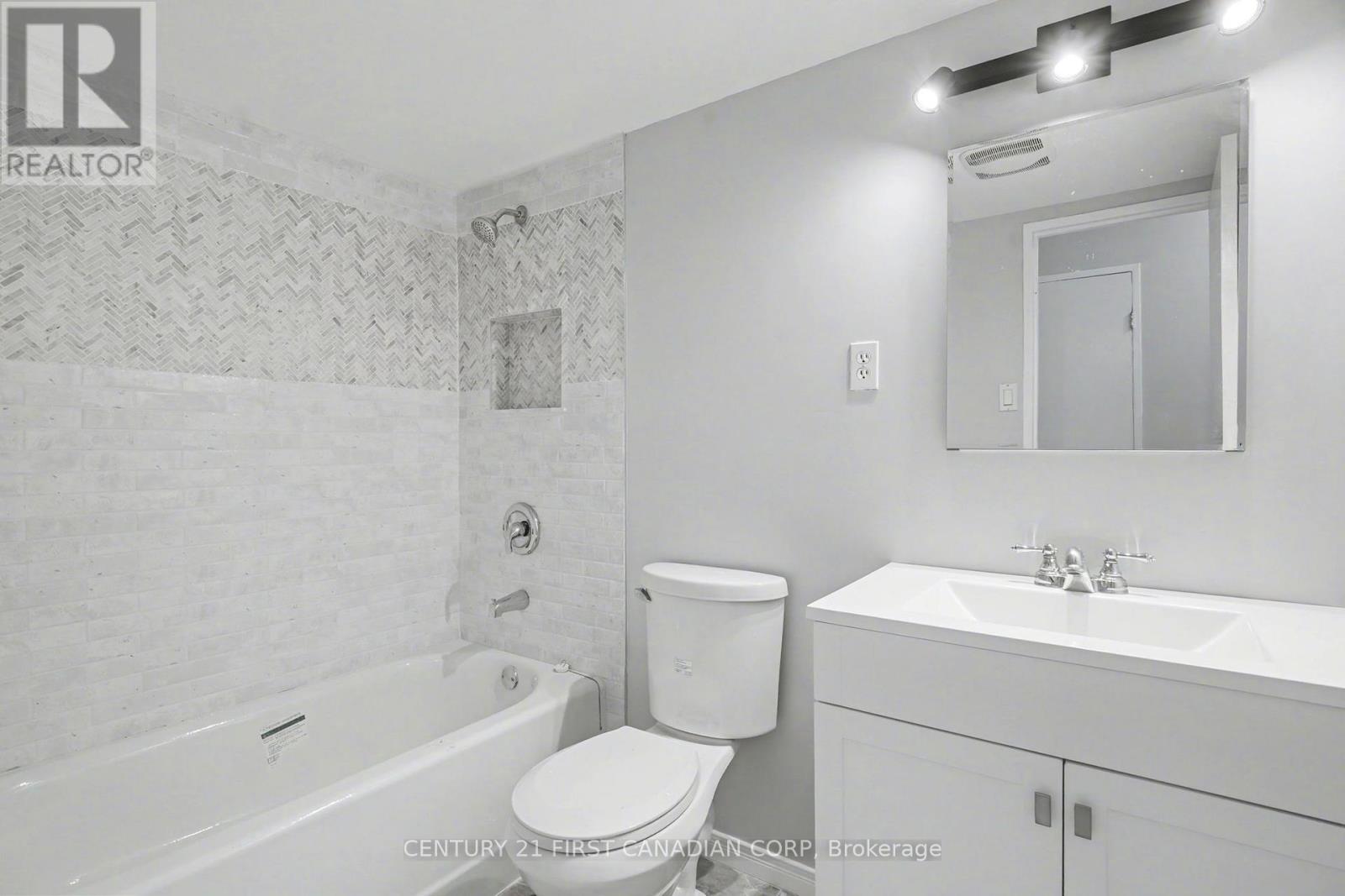 605 - 1964 Main Street W, Hamilton, Ontario  L8S 1J5 - Photo 29 - X12701106