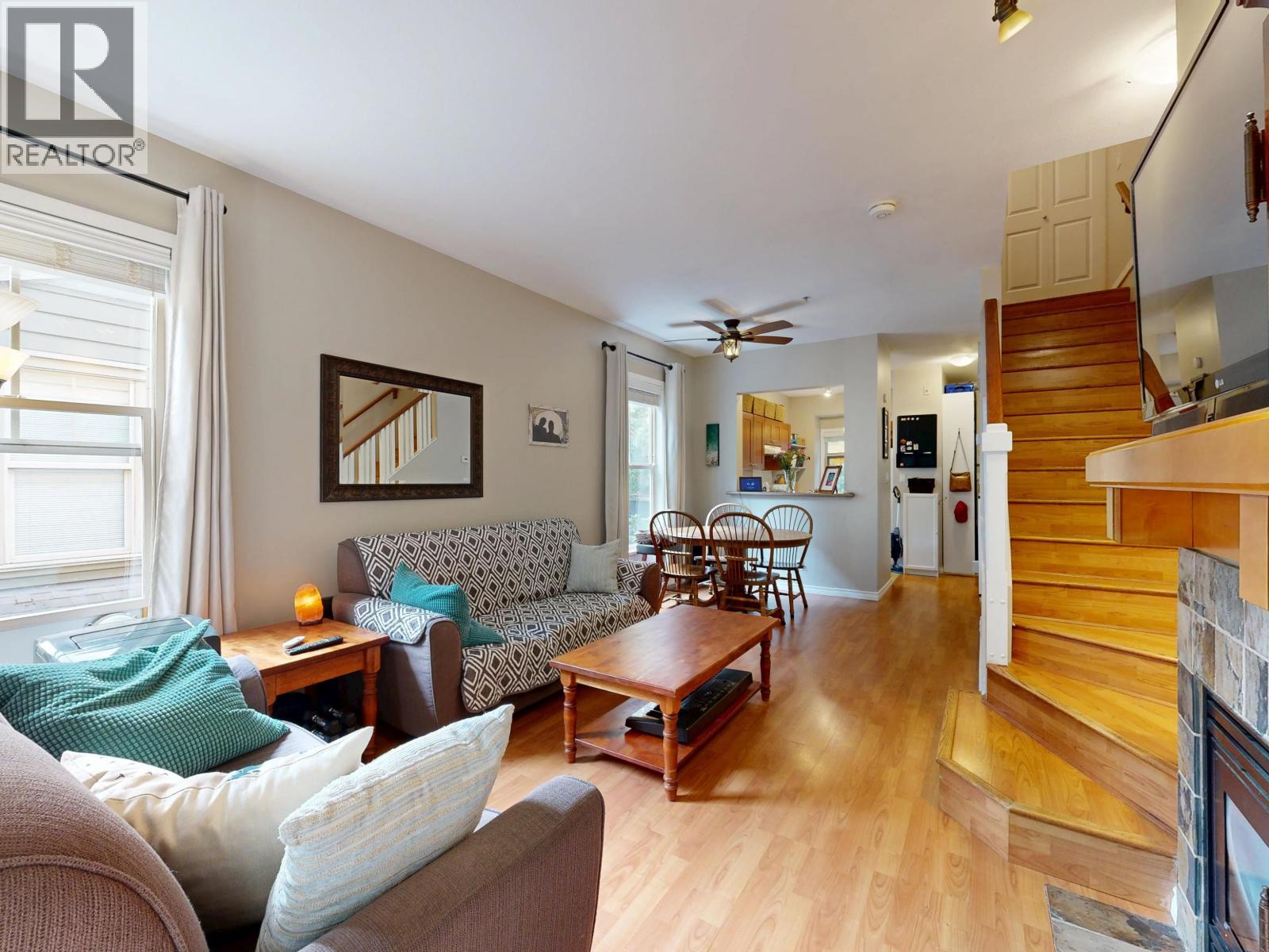 227 15 Sixth Avenue, New Westminster, British Columbia  V3L 1T1 - Photo 2 - R3079995