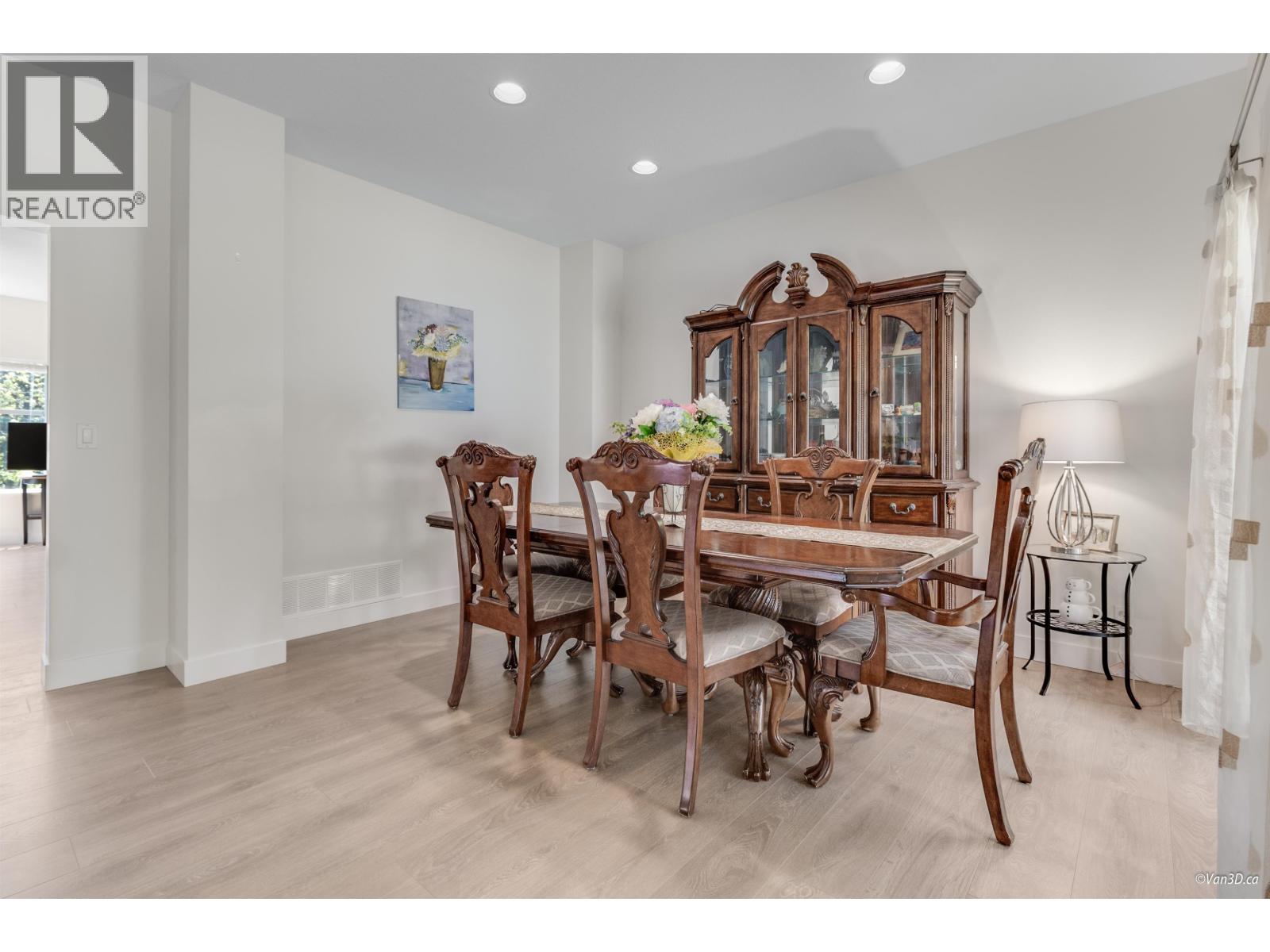 4 2951 Panorama Drive, Coquitlam, British Columbia  V3E 2W3 - Photo 6 - R3080014