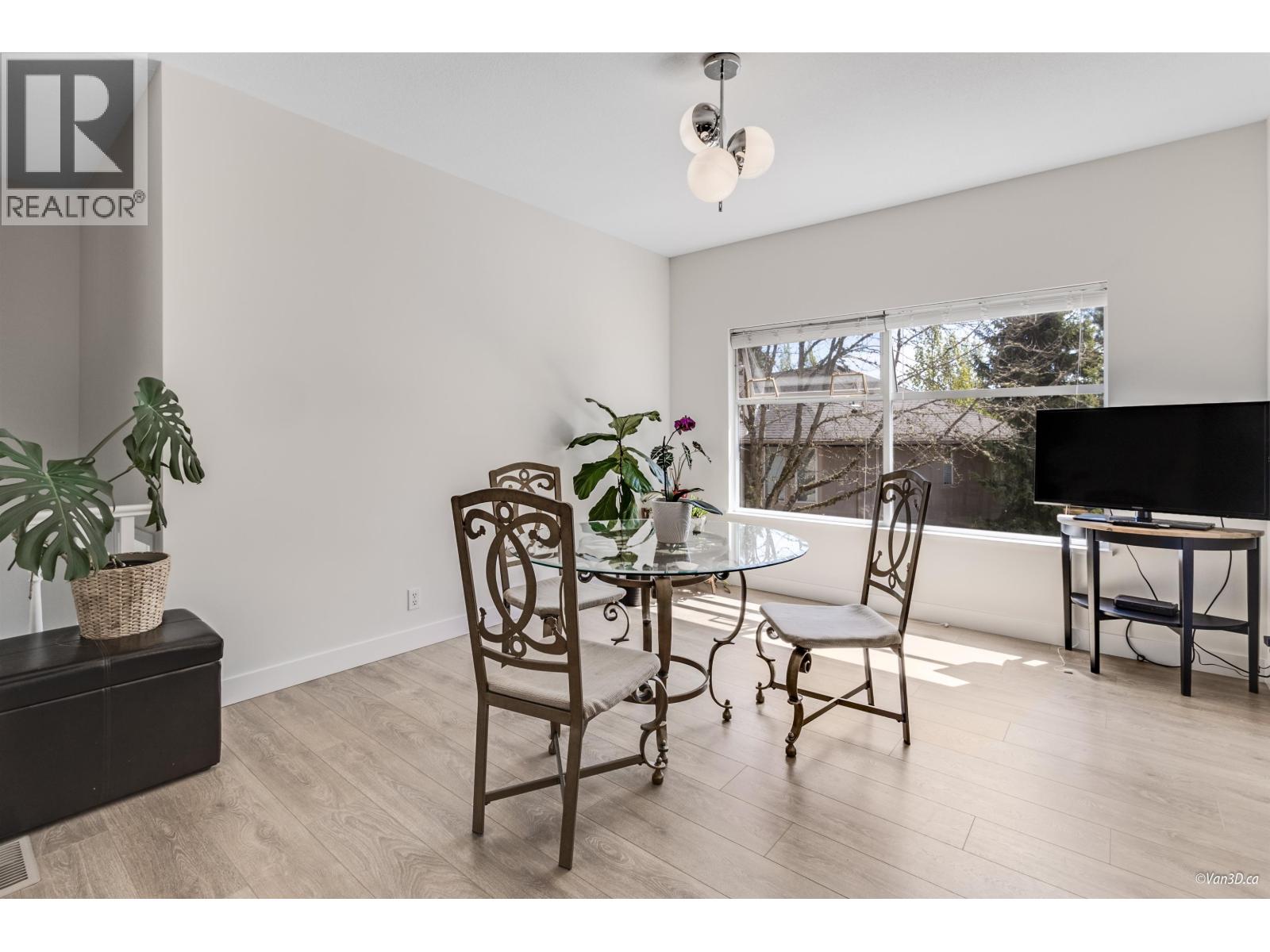 4 2951 Panorama Drive, Coquitlam, British Columbia  V3E 2W3 - Photo 7 - R3080014