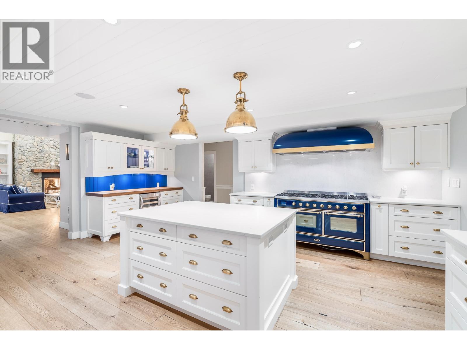 614 Lowry Lane, North Vancouver, British Columbia  V7M 3G3 - Photo 6 - R3080022