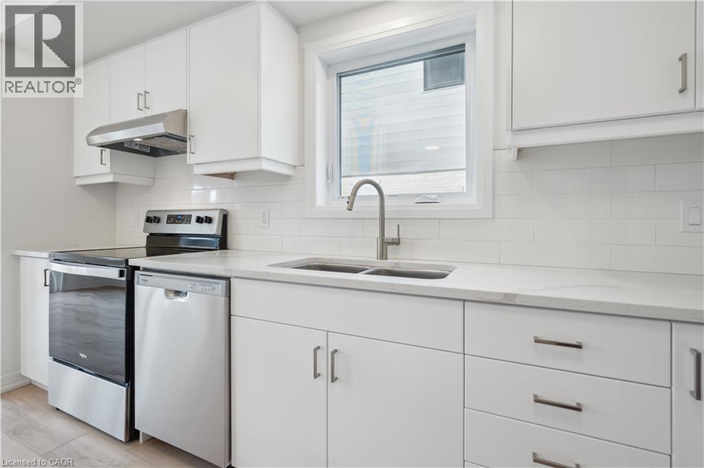 15 Stauffer Woods Trail Unit# C9, Kitchener, Ontario  N2P 2P4 - Photo 8 - 40794072