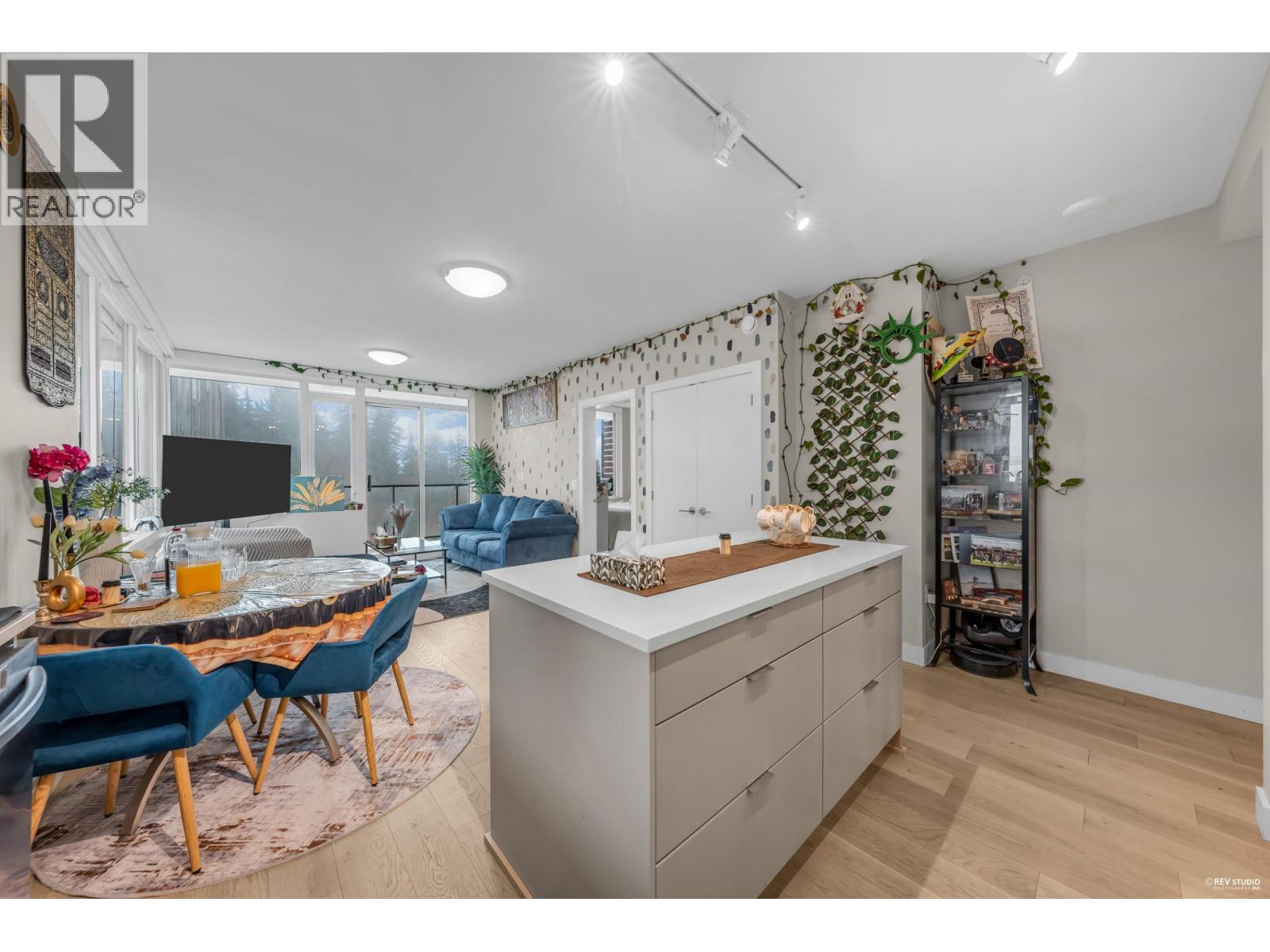 702 8725 University Crescent, Burnaby, British Columbia  V5A 4Y8 - Photo 3 - R3079830