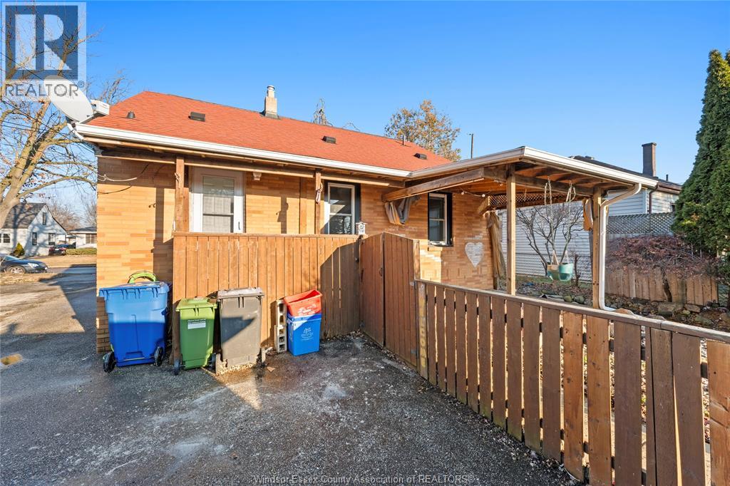 1987 Buckingham, Windsor, Ontario  N8T 2A9 - Photo 23 - 26001242