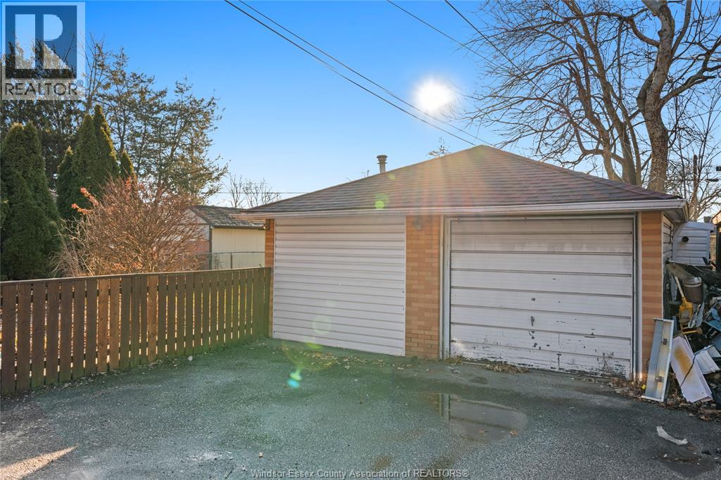 1987 Buckingham, Windsor, Ontario  N8T 2A9 - Photo 27 - 26001242